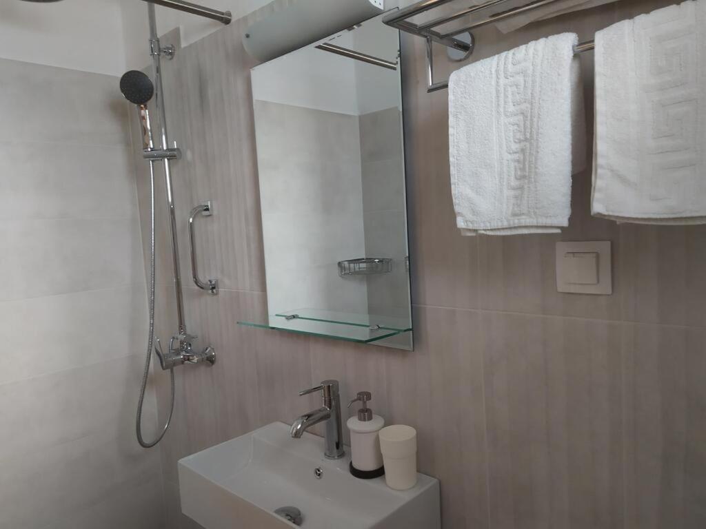 Aparthotel Aronis Benitses (Corfu)